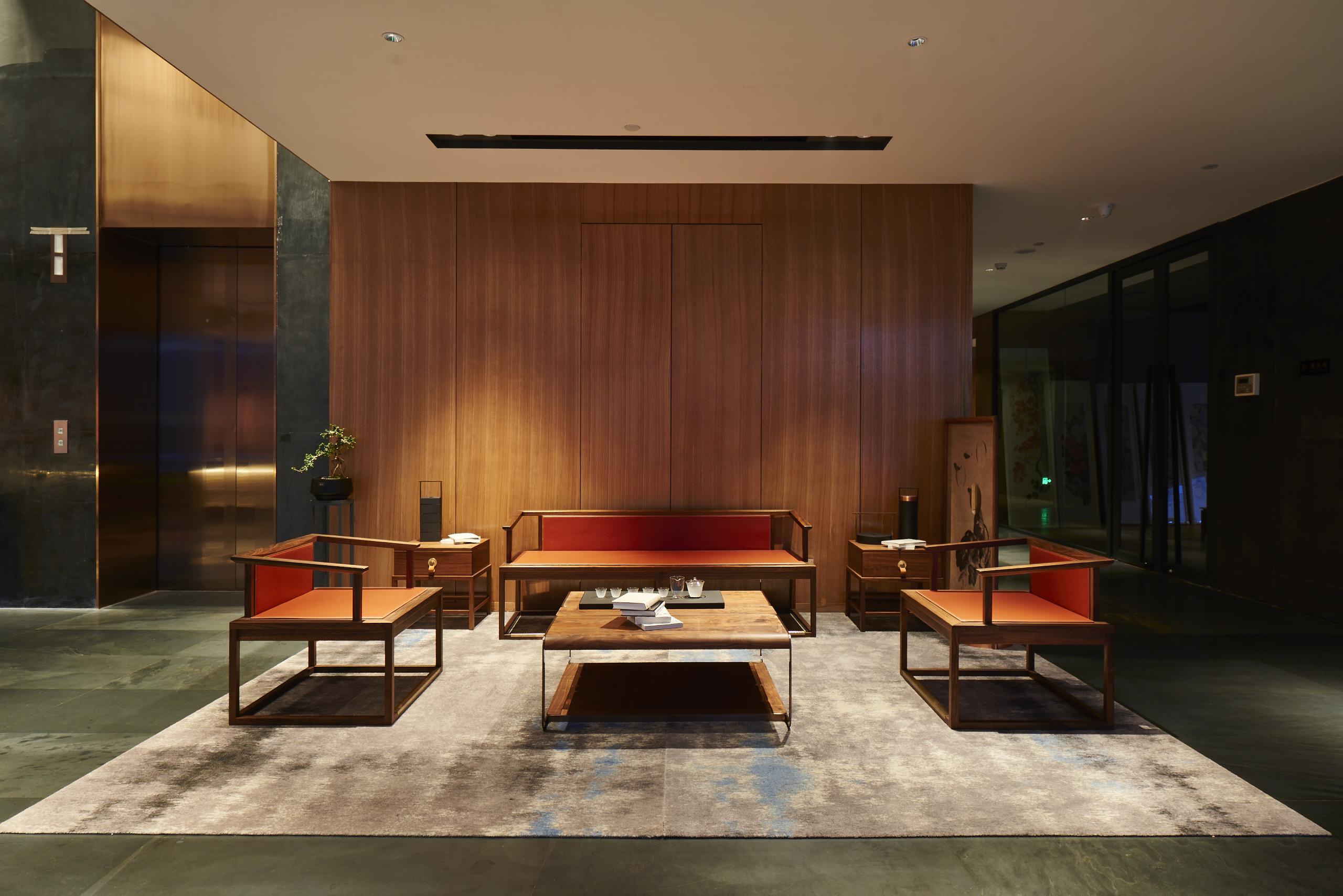 Hotel Zhujiang New Town 4*
