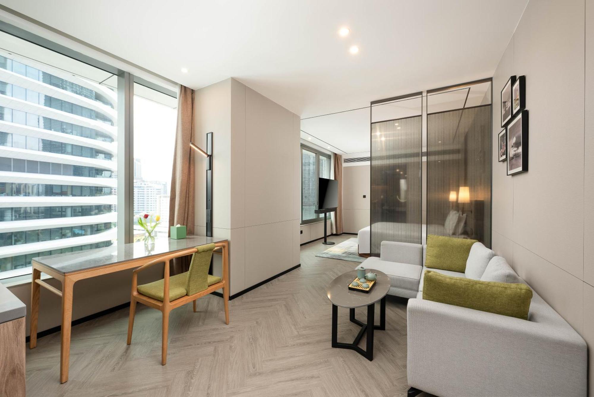 Zhujiang New Town Hotel 4*